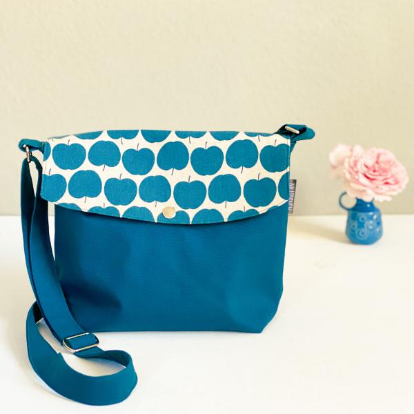 Tasche mit Apfel
